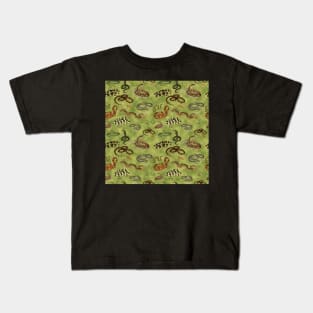 Green vintage snake pattern Kids T-Shirt